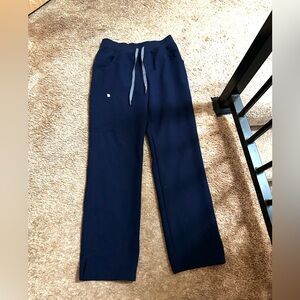 COPY - Figs navy kade cargo pant size medium/tall